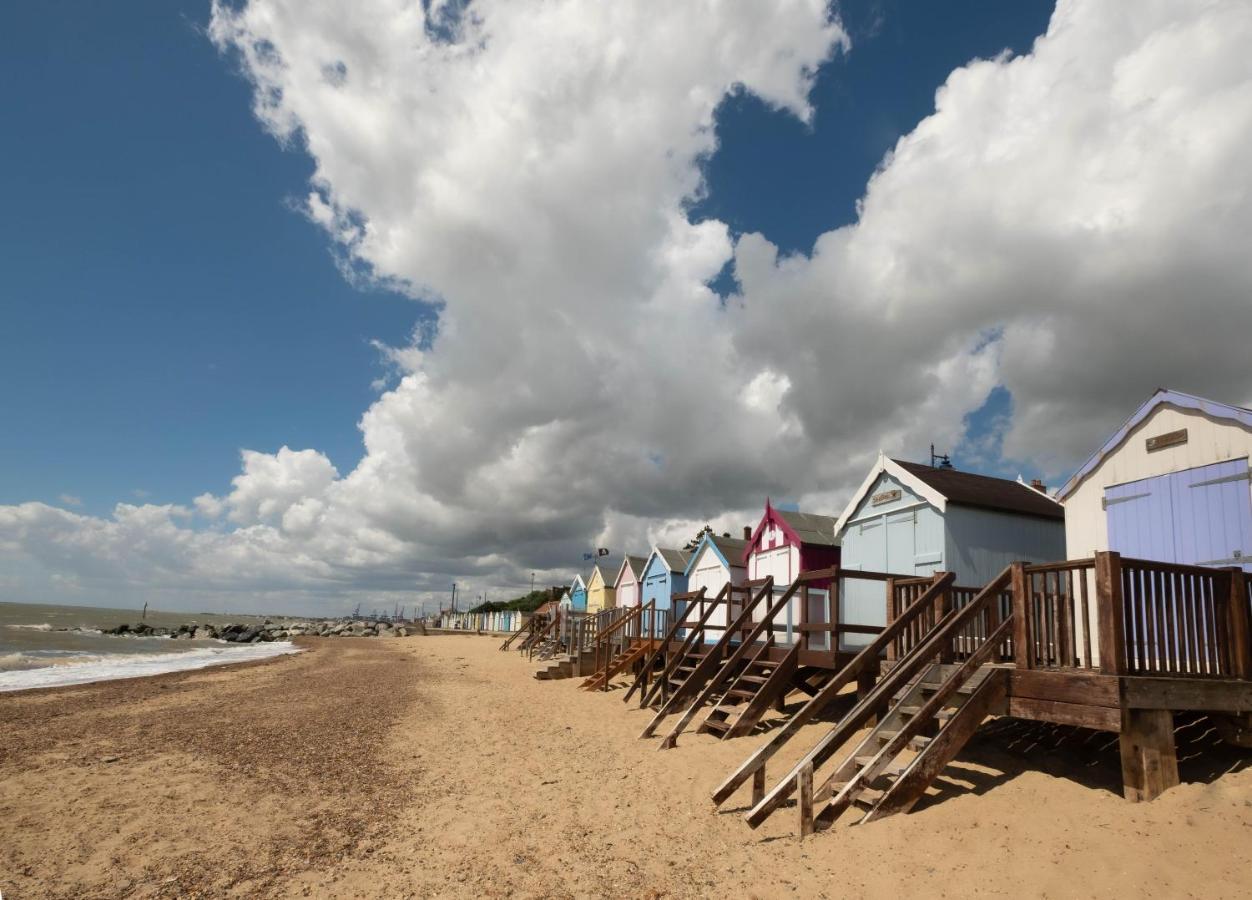Luxury Lodge At Suffolk Sands Holiday Park Ref 45009Mv Філікстоу Екстер'єр фото